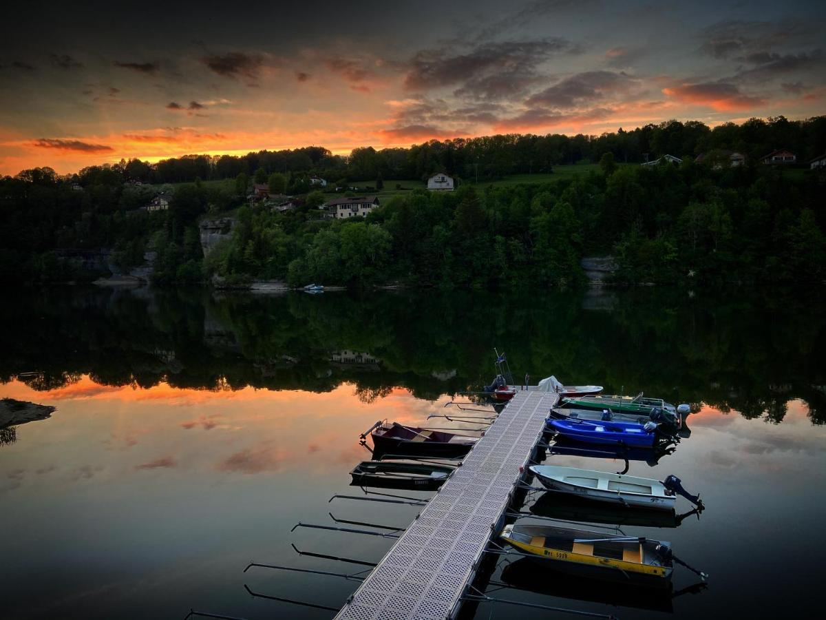 Hotel Les Rives Du Doubs Ле-Брене Экстерьер фото