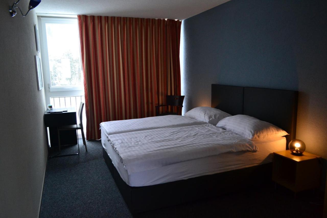 Hotel Les Rives Du Doubs Ле-Брене Экстерьер фото