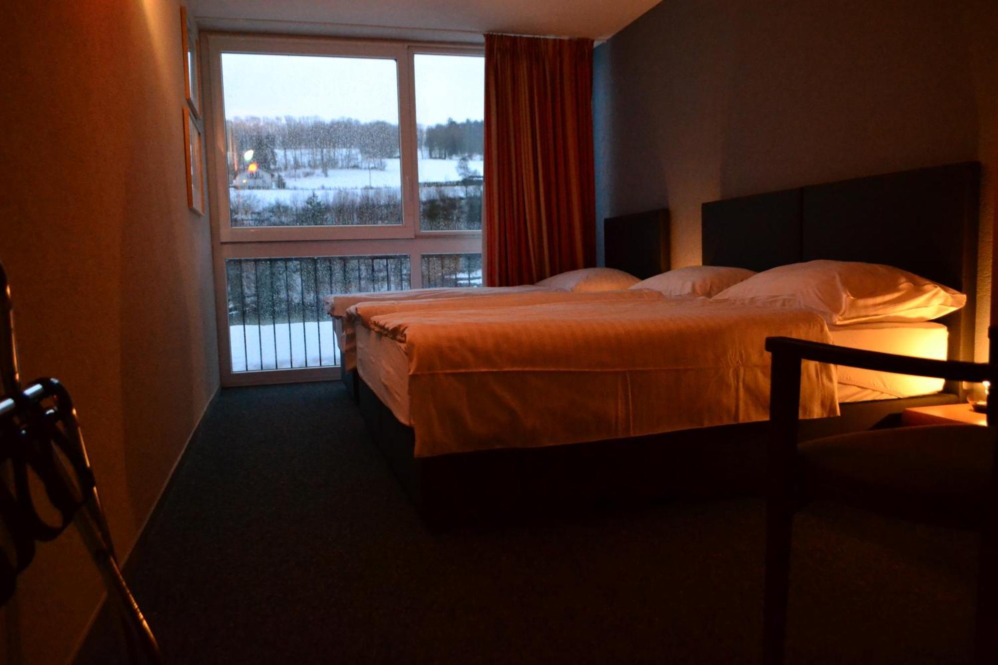 Hotel Les Rives Du Doubs Ле-Брене Экстерьер фото