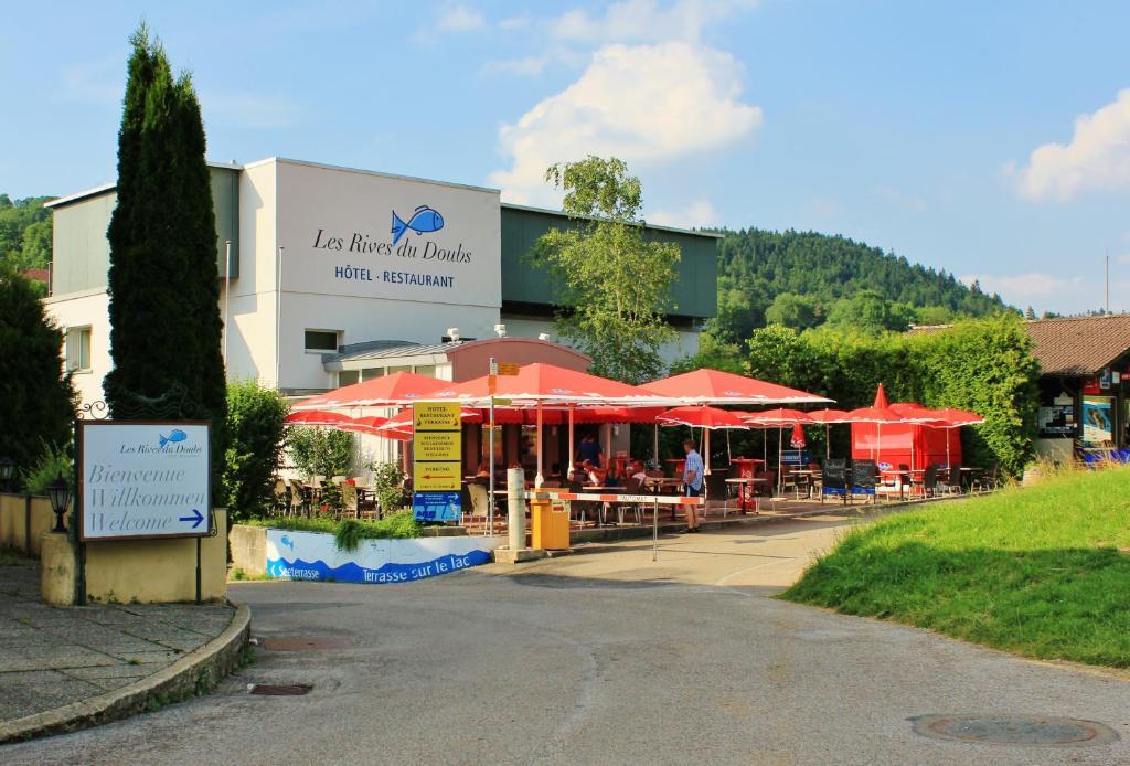 Hotel Les Rives Du Doubs Ле-Брене Экстерьер фото