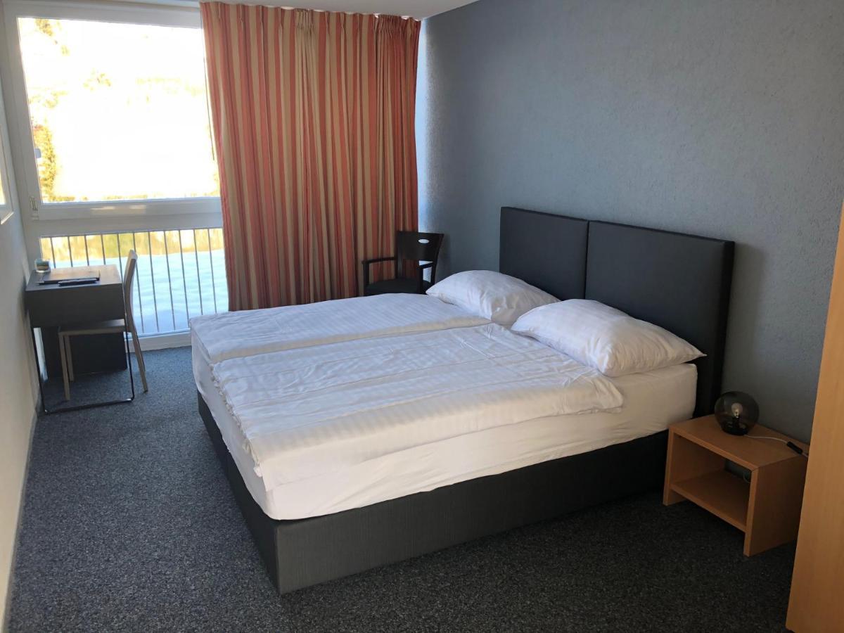 Hotel Les Rives Du Doubs Ле-Брене Экстерьер фото