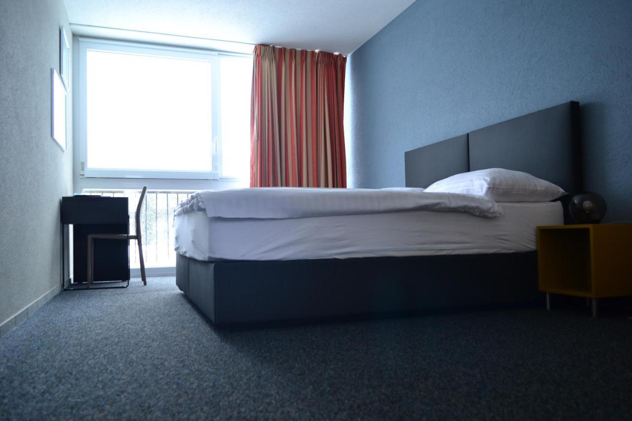 Hotel Les Rives Du Doubs Ле-Брене Экстерьер фото